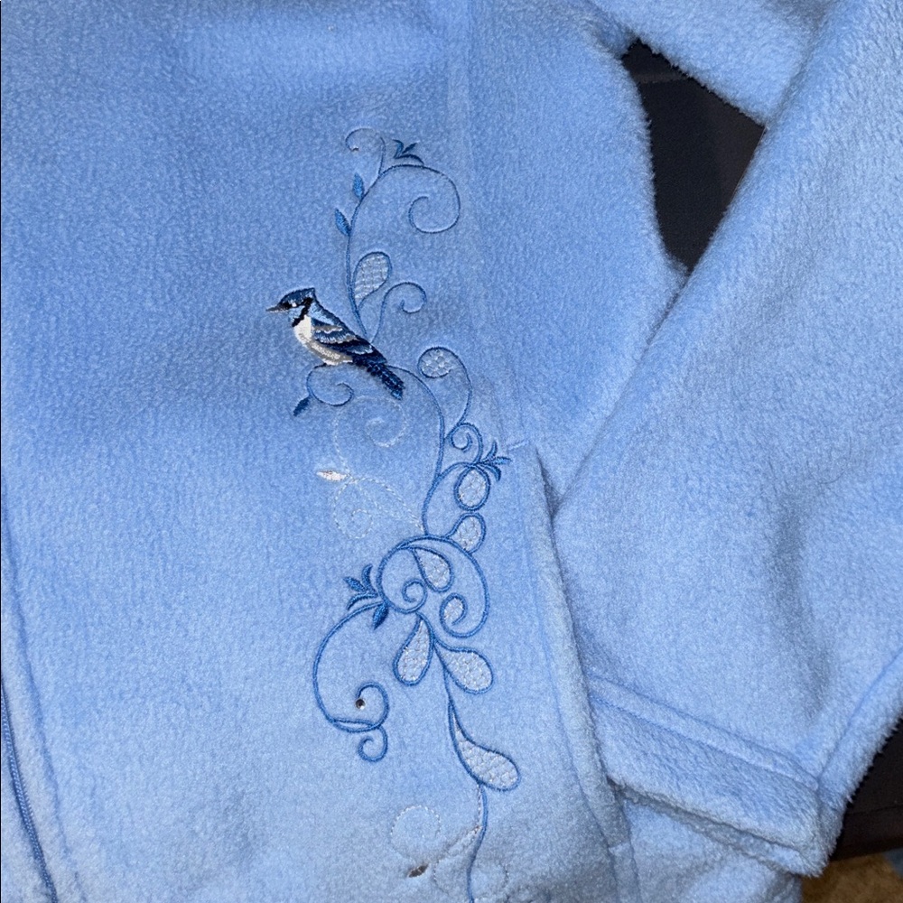 Northern Reflection Embroidered Blue Jay Fleece Jacket - Picture 2 of 8